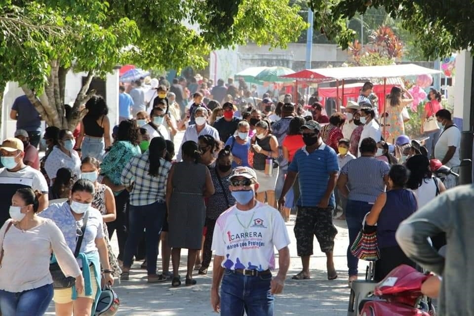 Cementerios de Campeche cierran festejos de Día de Muertos con gran aforo