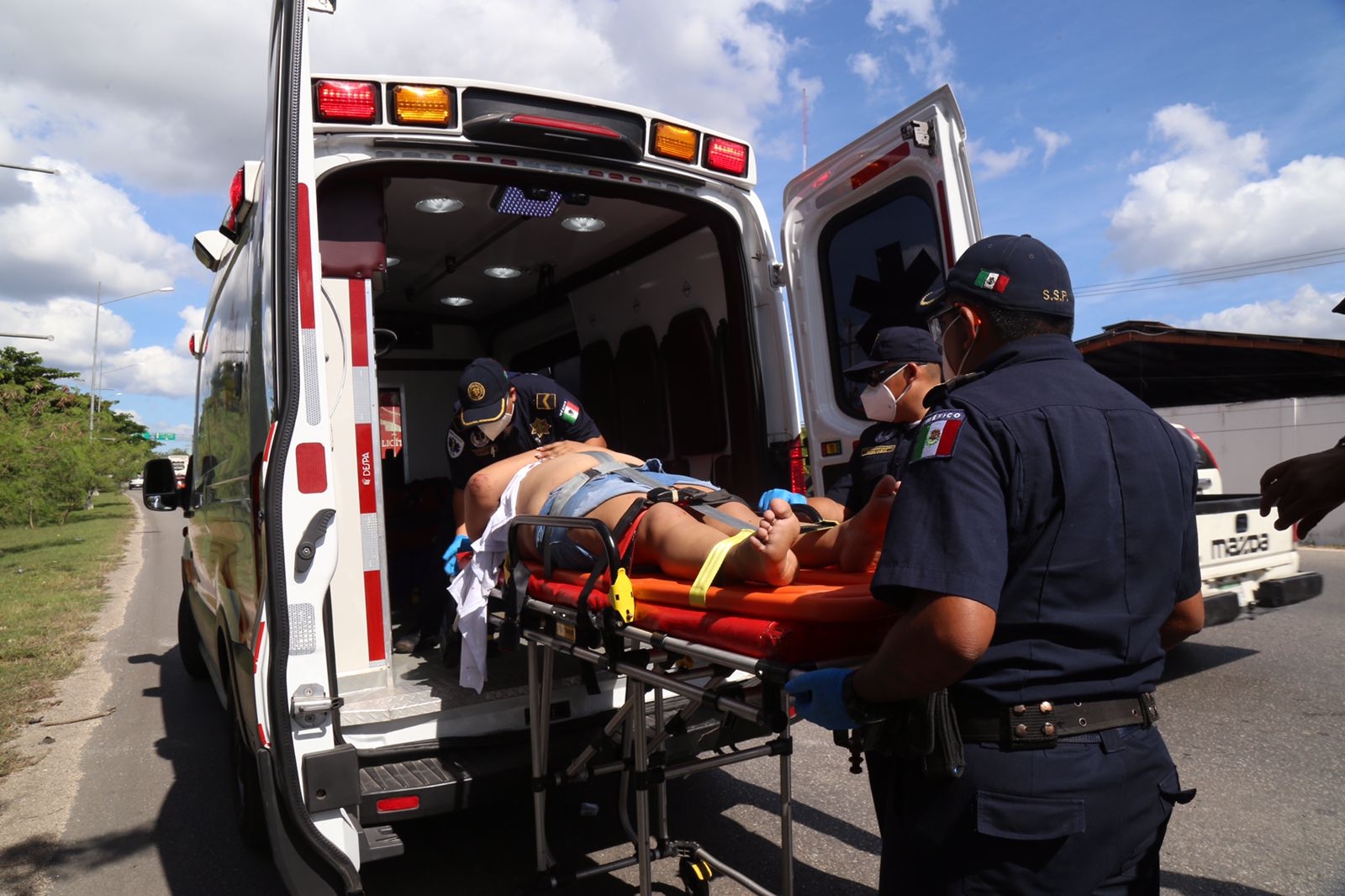 El conductor perdió el control provocando que se saliera de la carretera.