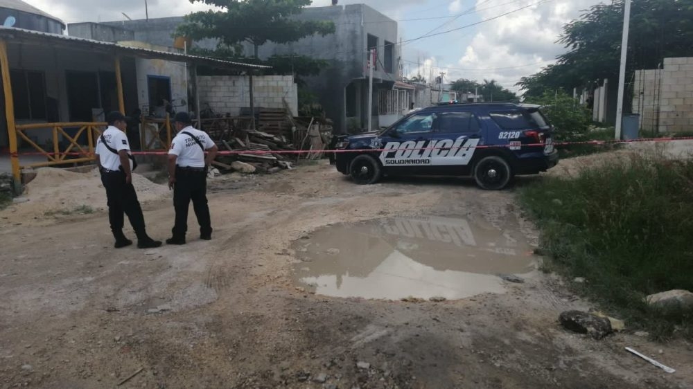 Elementos de la Policía Municipal de Playa del Carmen llegaron al lugar de los hechos para realizar las diligencias correspondientes