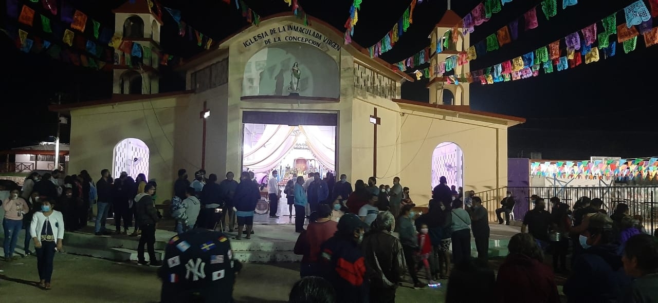 A las 4:00 de la mañana iniciaron las actividades con las mañanitas a la virgen, donde llegaron decenas de habitantes