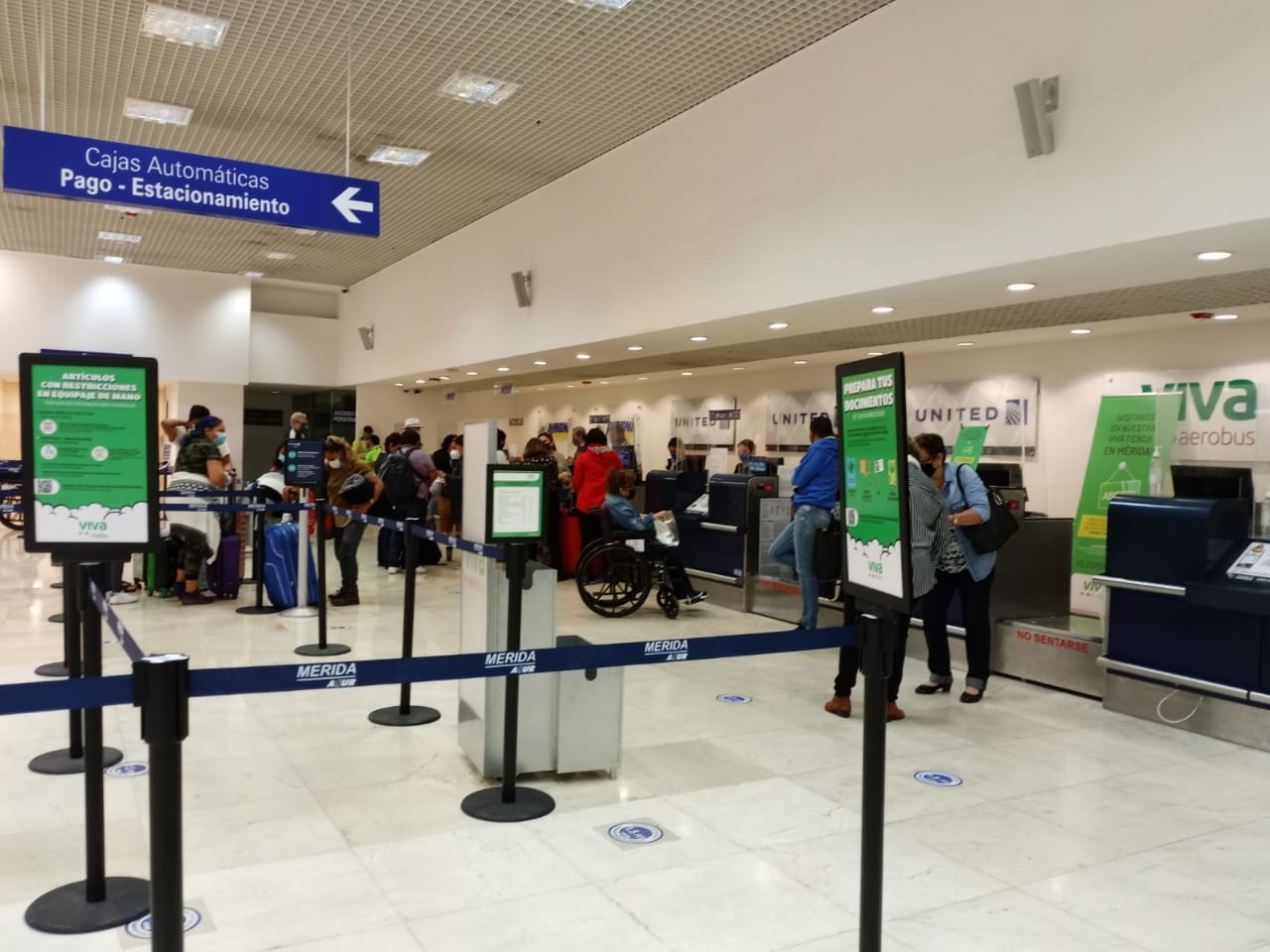 Los pasajeros del vuelo a Houston documentaros sus maletas para evitar contratiempos en el aeropuerto de Mérida