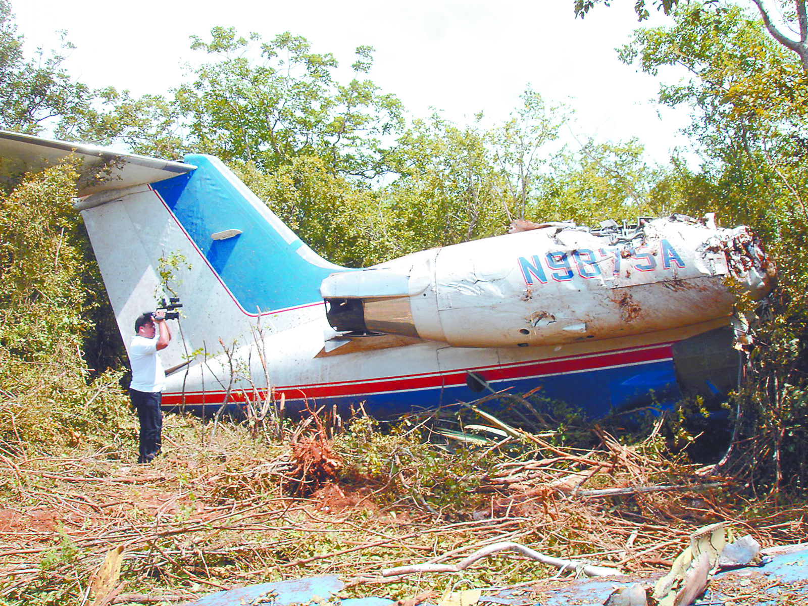 En 2007, aviones de la Fuerza Aérea y de la Procuraduría General de la República (FGR) obligaron que los tripulantes a descender de una aeronave, procedente de Colombia