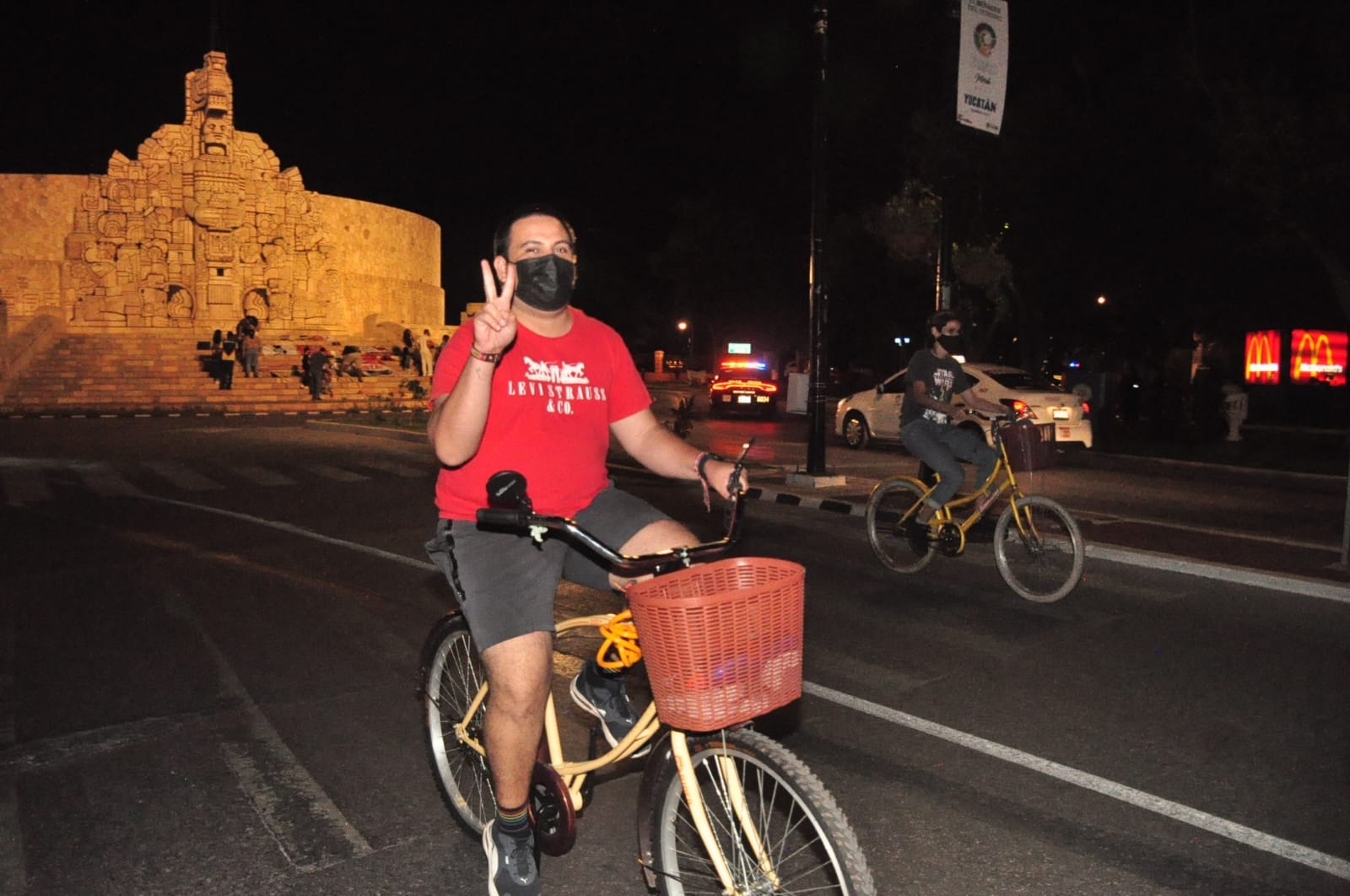 Grupos de entre 10 y 20 personas en sus bicicletas estuvo recorriendo la zona del Paseo de Montejo