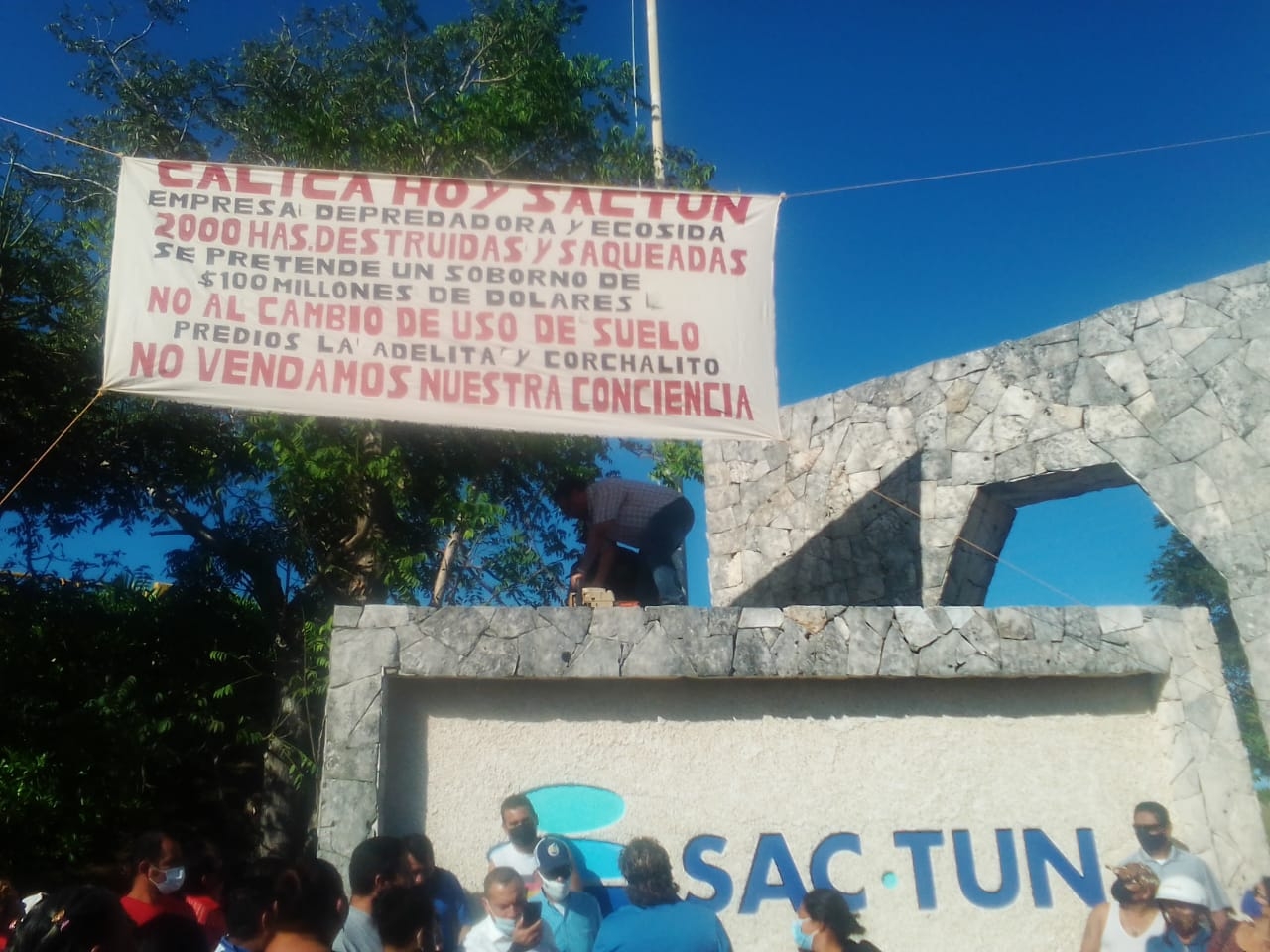 Ciudadanos se manifiestan en las instalaciones de Sac Tun, Playa del Carmen