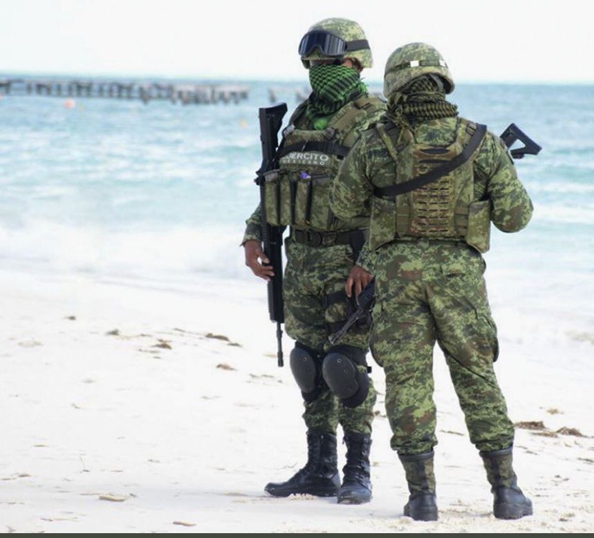 FGE, Ejército y Guardia Nacional realizan operativo de seguridad en playas de Isla Mujeres