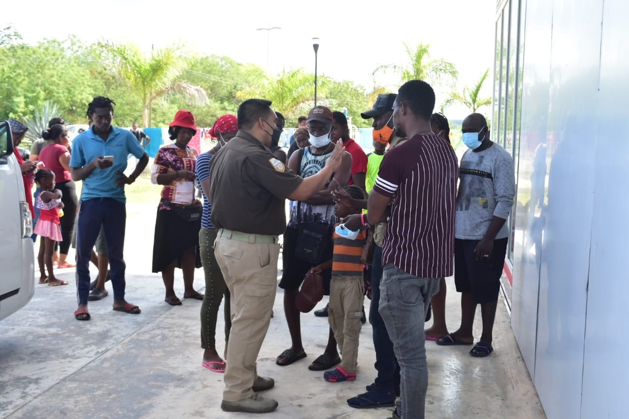 Los migrantes haitianos indicaron que iban en la caravana hacia Estados Unidos, pero la Guardia Nacional los dispersó