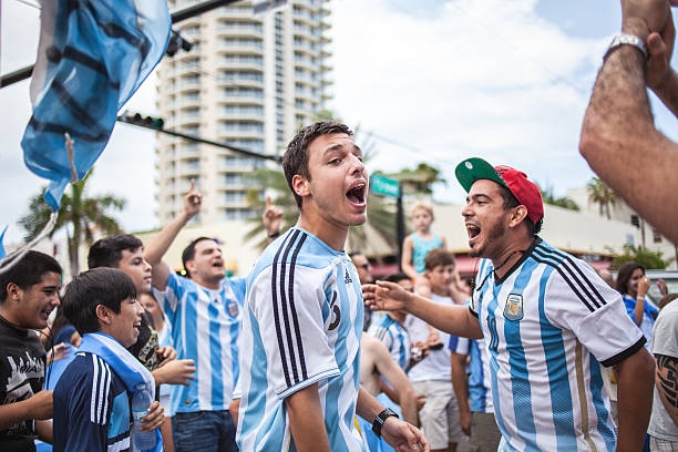 "Vendrán a Qatar como aficionados y asistentes a un torneo de fútbol y podrán hacer lo que haría cualquier otro ser humano"; expuso el presidente organizador del Mundial de Qatar 2022