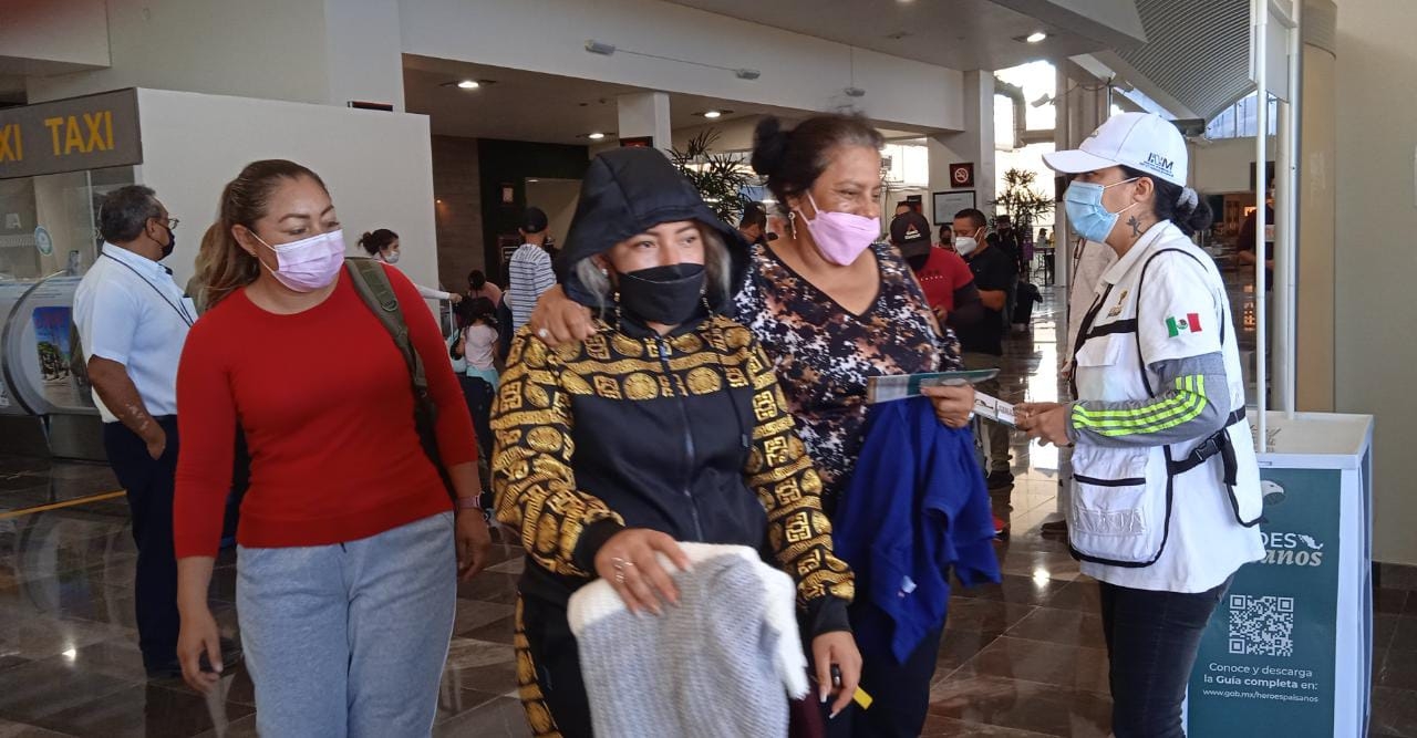 INM pone en marcha operativo "Héroe Paisano" en el aeropuerto de Campeche