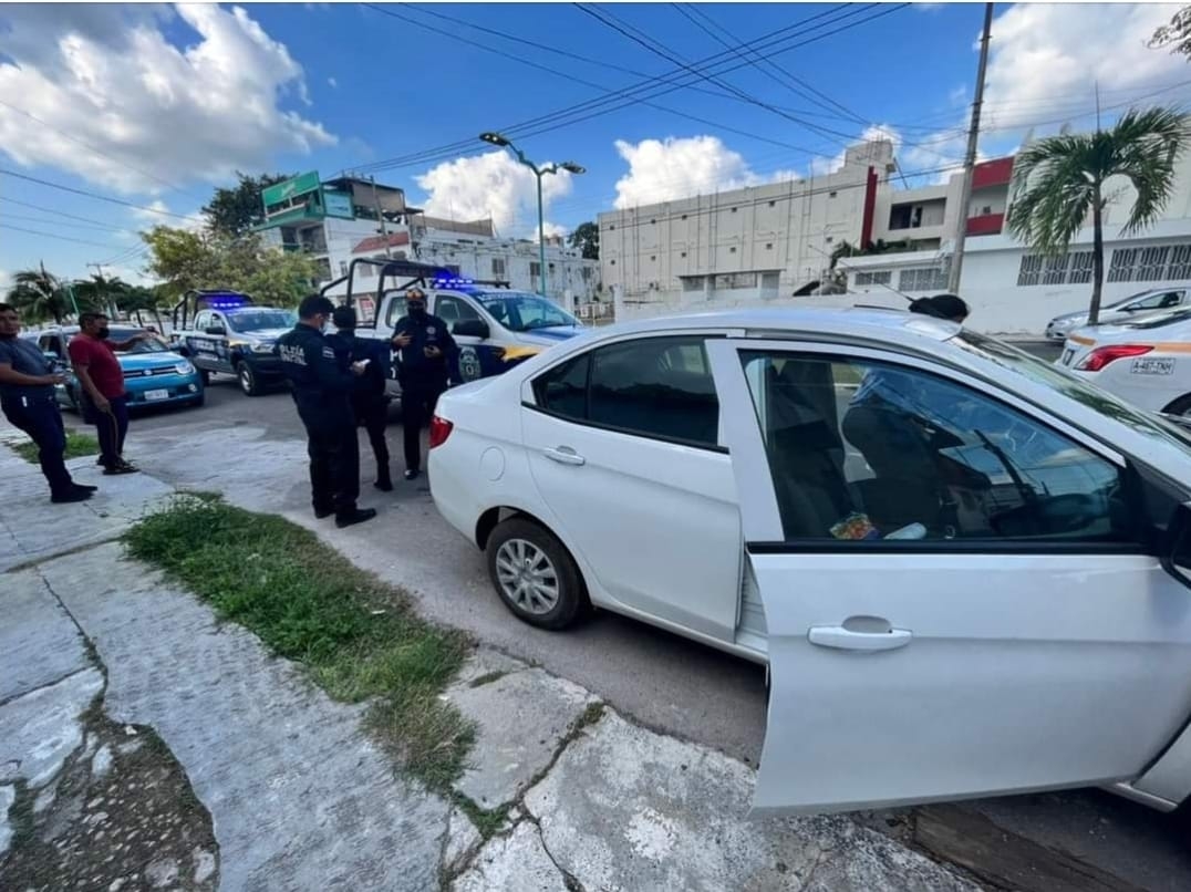 Denuncian en redes presunto robo a un vehículo de la rentadora Europcar en Chetumal