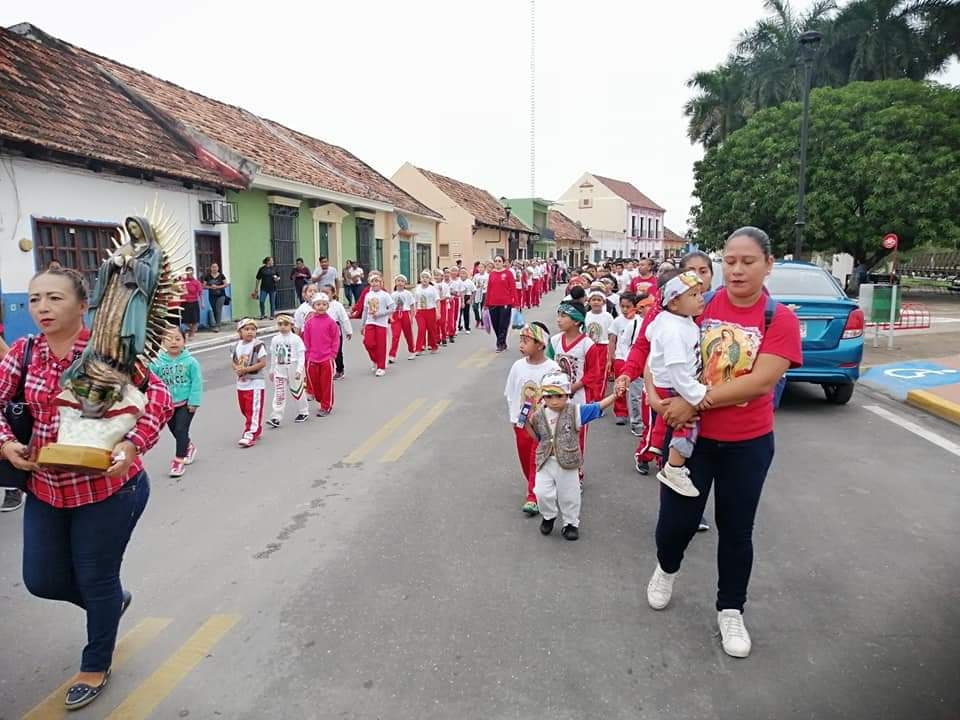 La antorcha infantil tiene ya una tradición y que inicio a propuestas de padres de familia  que son devotos de la Virgen de Guadalupe