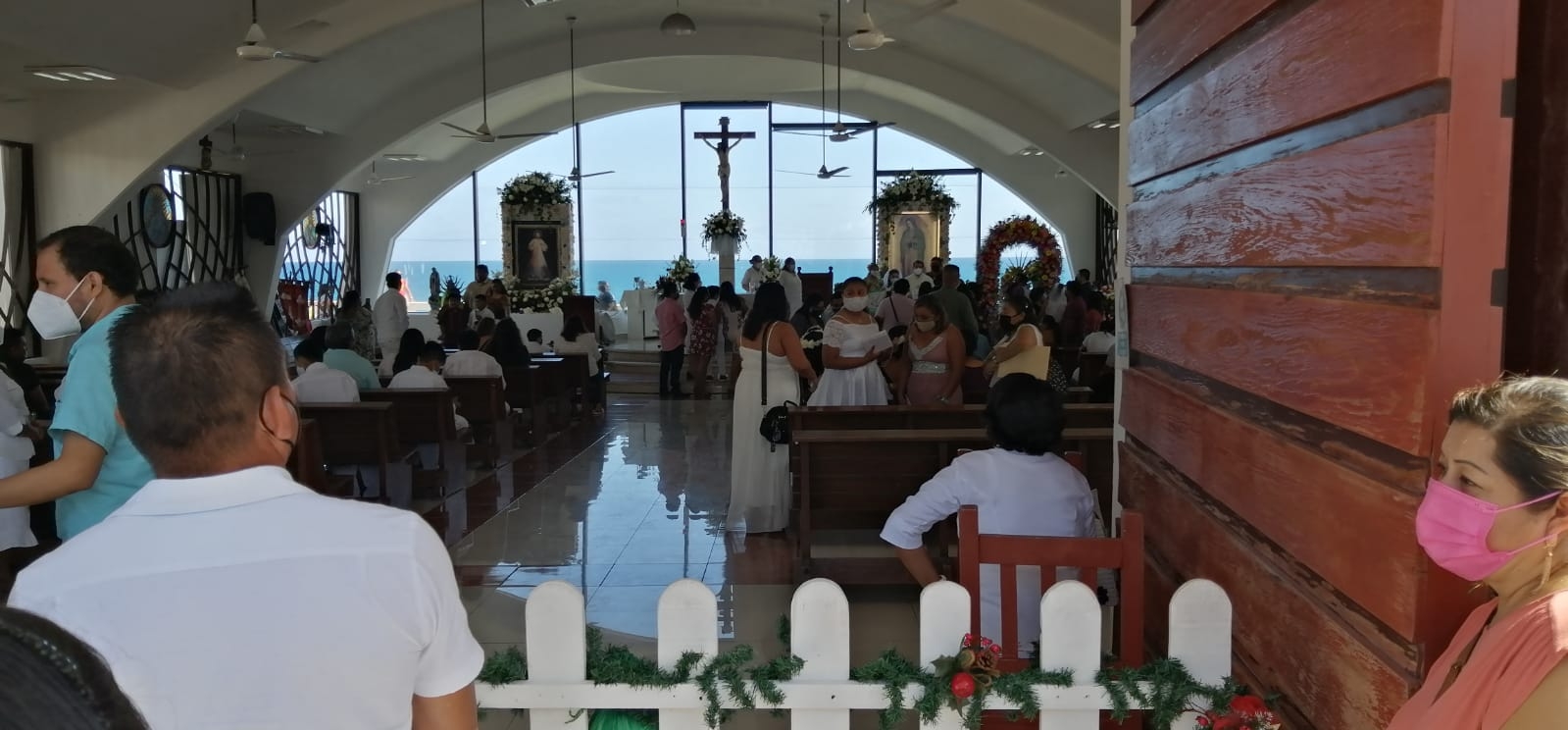 Más de dos mil creyentes celebran en Isla Mujeres el Día de la Virgen de Guadalupe