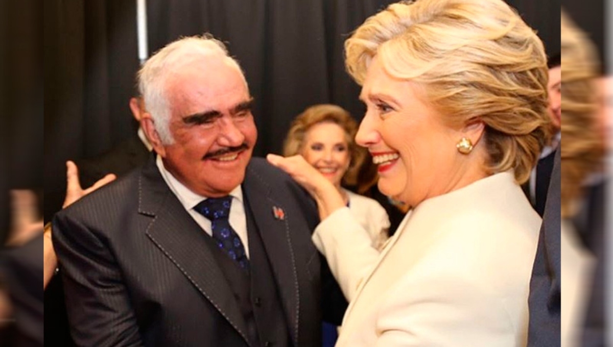 Hillary Clinton lamenta la muerte de Vicente Fernández: "Un ícono musical y un buen hombre"