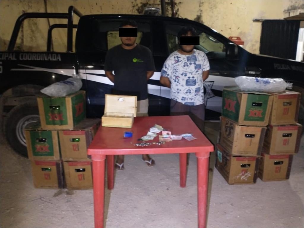 Policía Municipal de Ticul detiene a dos hombres por venta clandestina de cerveza