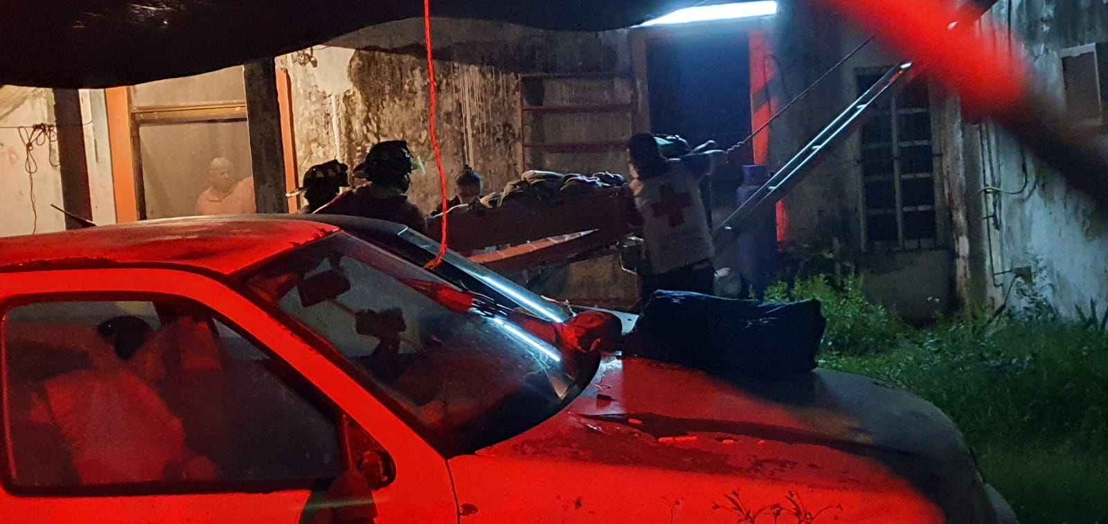 Traslado de paciente a un hospital genera movilización de bomberos en Cozumel