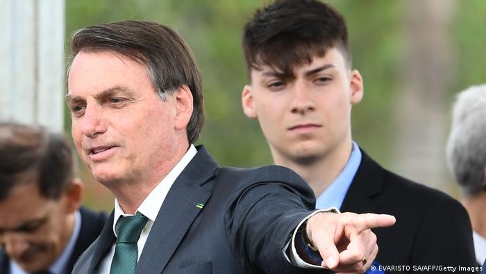 Hijo de Jair Bolsonaro es citado a declarar por presunto tráfico de influencias en Brasil