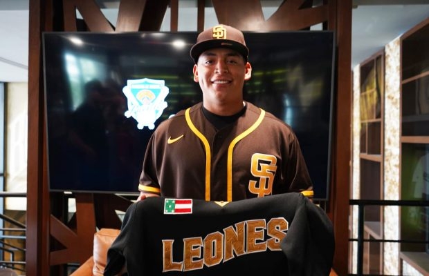 Jugador de los Leones de Yucatán firma en las Grandes Ligas de beisbol