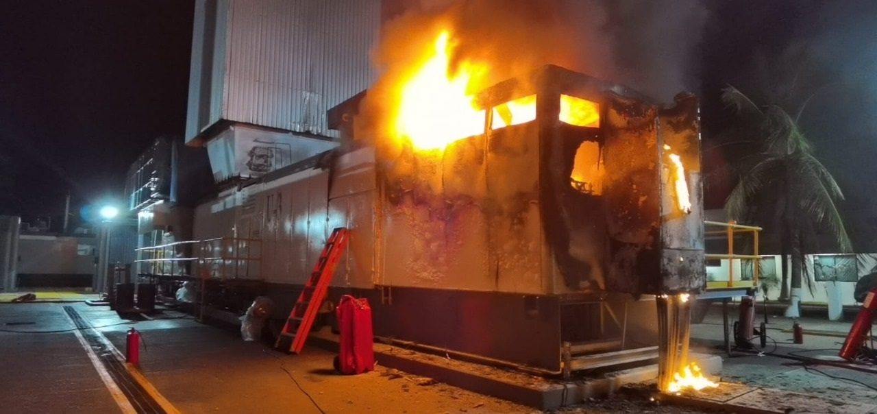 Explota subestación  de la CFE en Ciudad del Carmen, Campeche