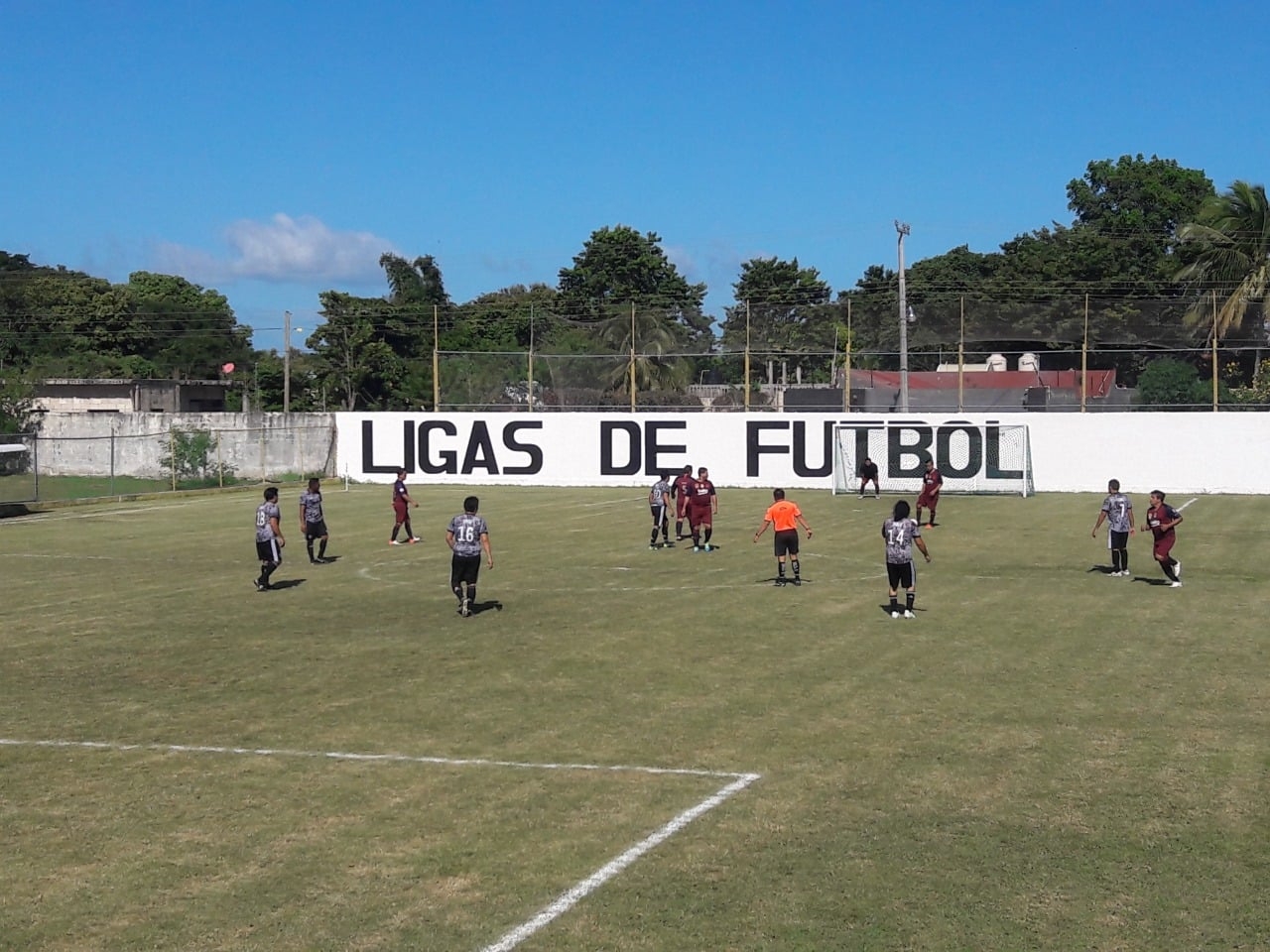 Los Comunicadores FC tendrán como escenario la cancha sintética del parque Campeche