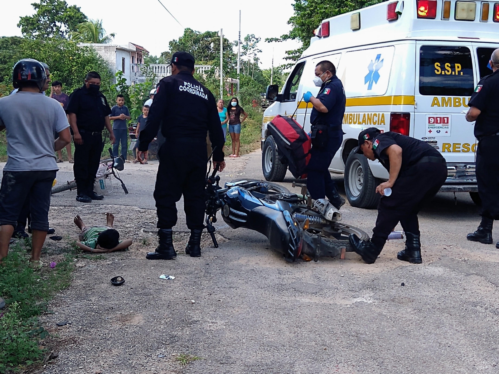 El conductor de la motocicleta dijo a la Policía que el pequeño salió intempestivamente