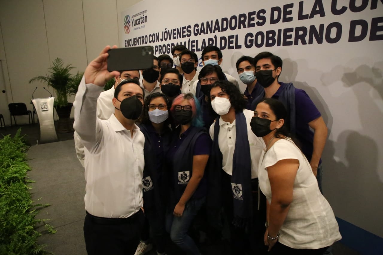 Los estudiantes son alumnos de la Universidad Tecnológica Metropolitana (UTM) y de la Universidad Politécnica de Yucatán (UPY)