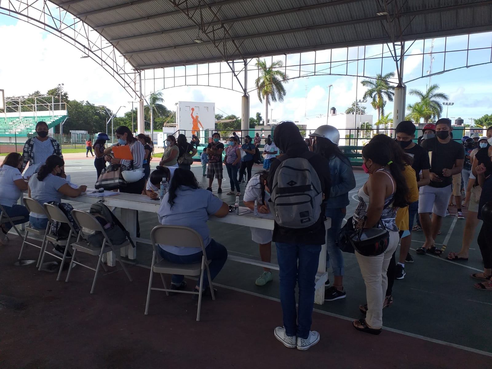 Papás piden mesa de registro de Becas 'Benito Juárez' en Cozumel: VIDEO