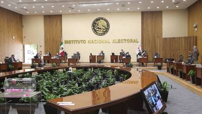 Morena se pronuncia en contra del INE por aplazar consulta