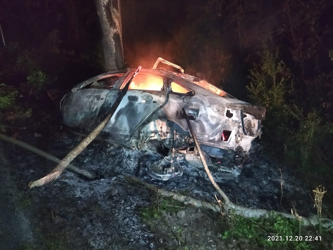 Choque e incendio de un vehículo deja a una persona muerta en Carrillo Puerto