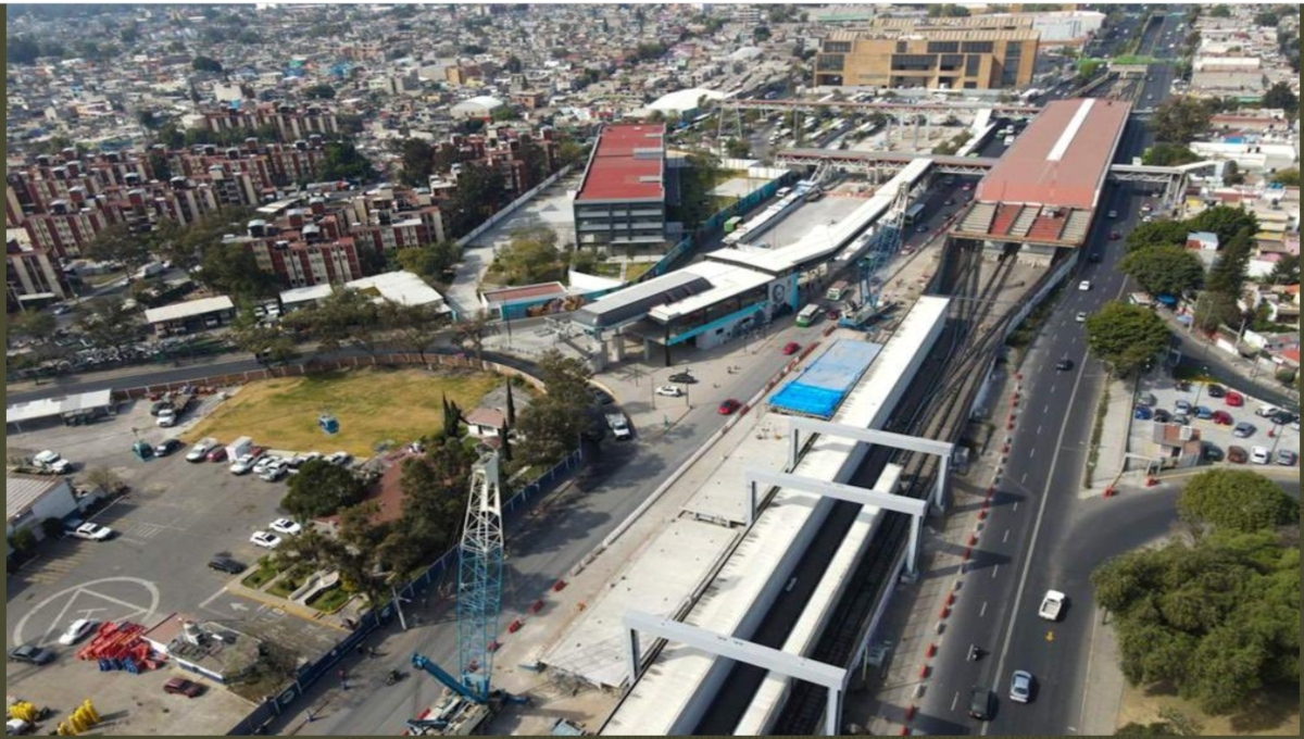 La madrugada de este miércoles cayó una ballena que sería utilizada para la construcción del Trolebús Elevado en Ermita