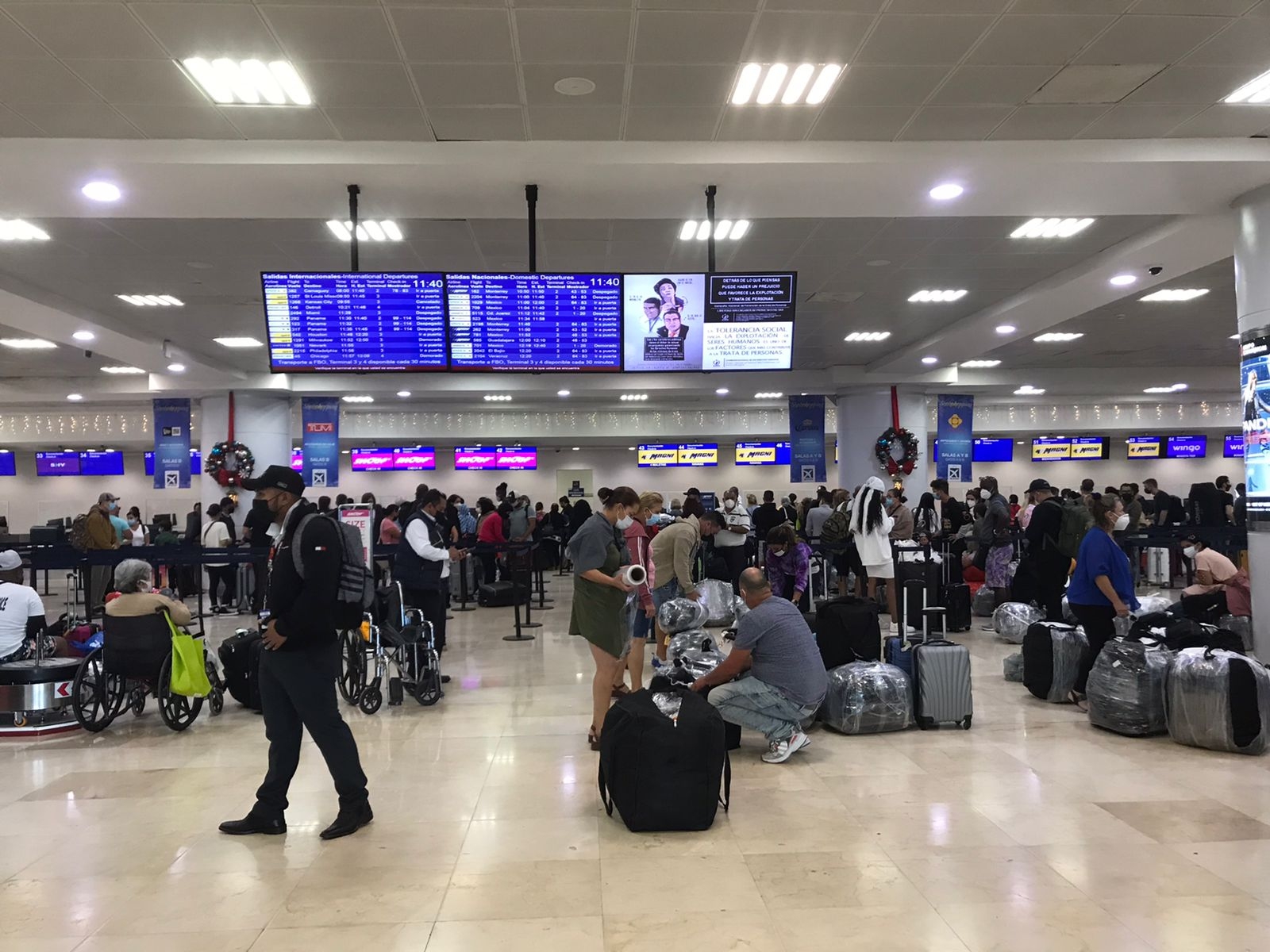 Personal del aeropuerto de Cancún espera aumento de pasajeros para Año Nuevo: EN VIVO