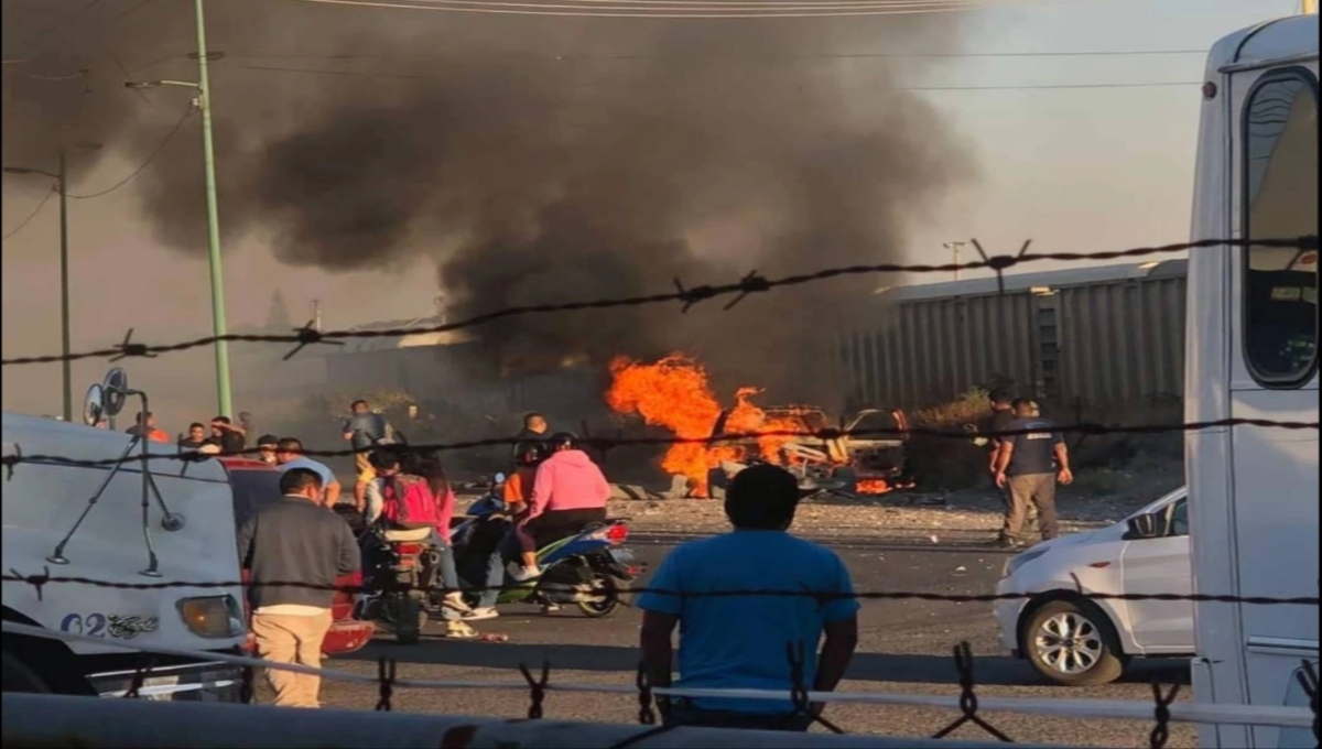 Una camioneta que transportaba pirotécnica entre Villagrán y Celeya, en Guanajuato, explotó, lo que dejó un saldo de, al menos, cuatro personas muertas