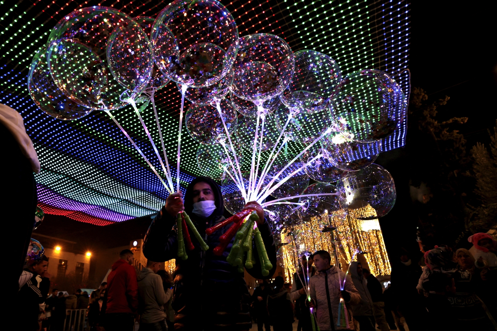 Así celebra el mundo la llegada de la Navidad: FOTOS