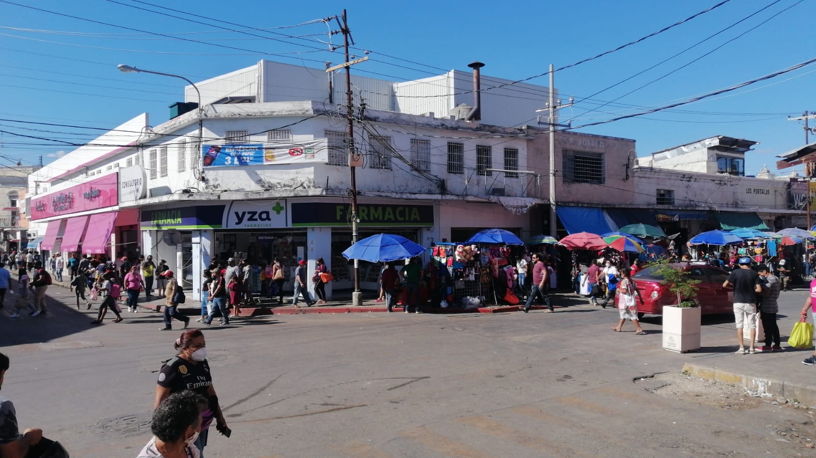 Las calles del Centro de Mérida registran una mayor movilidad previo a la Nochebuena