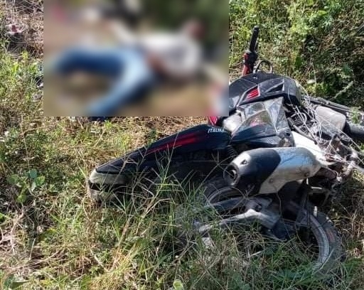 Motociclista muere al salirse de la carretera en Sabancuy, Campeche