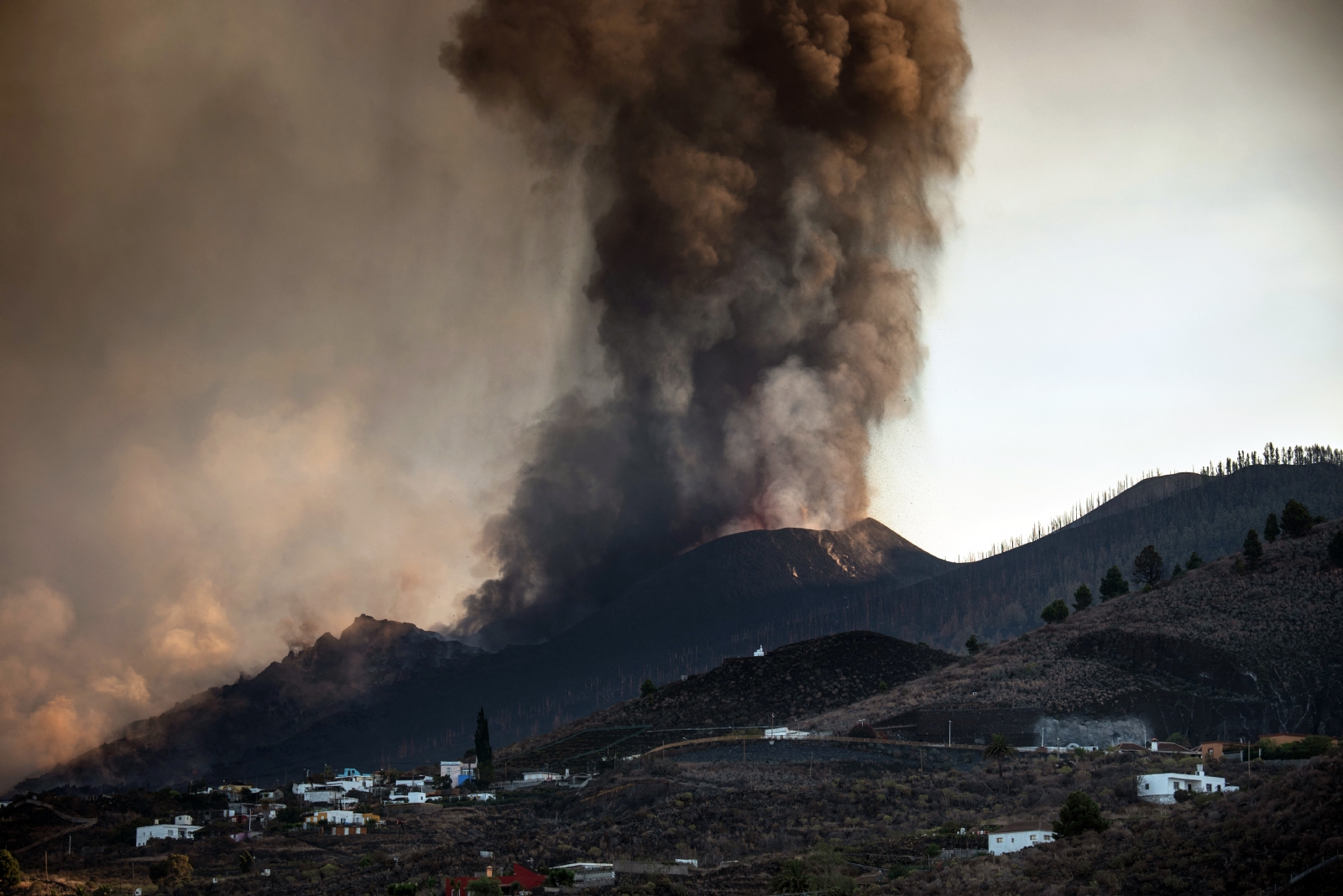 Pese a su duración y las impresionantes imágenes de los ríos de lava que por semanas concentraron la atención de los españoles, no provocó ninguna muerte directa