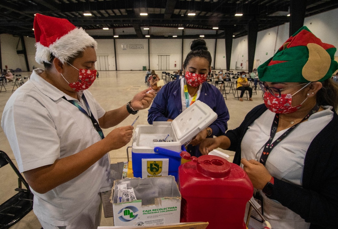 Enfermeros de Mérida revelan cómo son las jornadas de vacunación: Ya perdí la cuenta