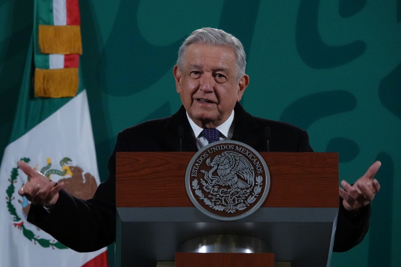 AMLO asegura que compra de refinería Deer Park concluirá en enero