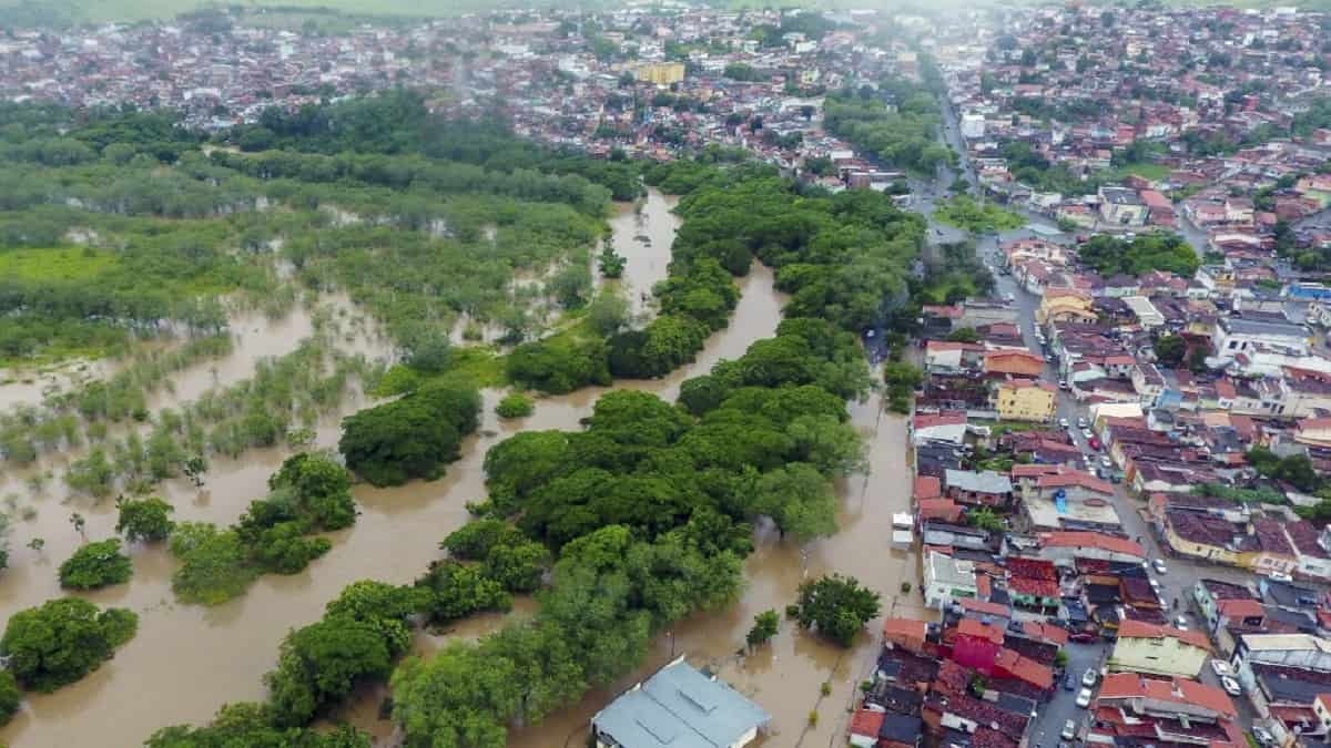 Inundaciones en Bahía, Brasil, dejan más de 280 heridos y dos desaparecidos