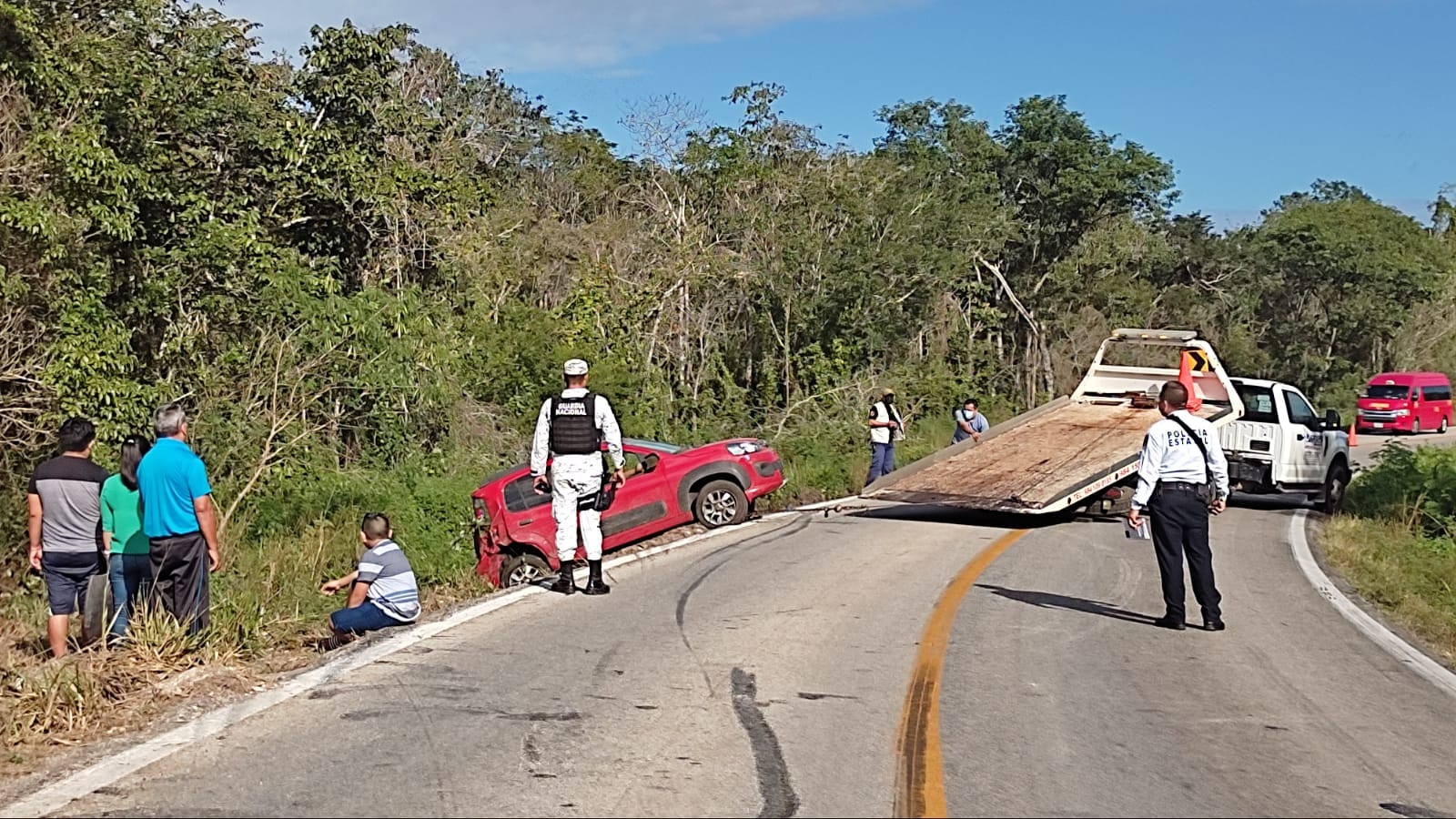 Se constató que en ambos percances no hubo lesionados, pero si hubo daños materiales