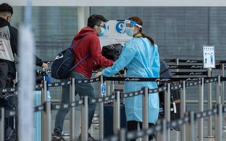 Trabajadores de las aerolíneas han confirmado que el aumento de casos Ómicron provoca la cancelación de más vuelos