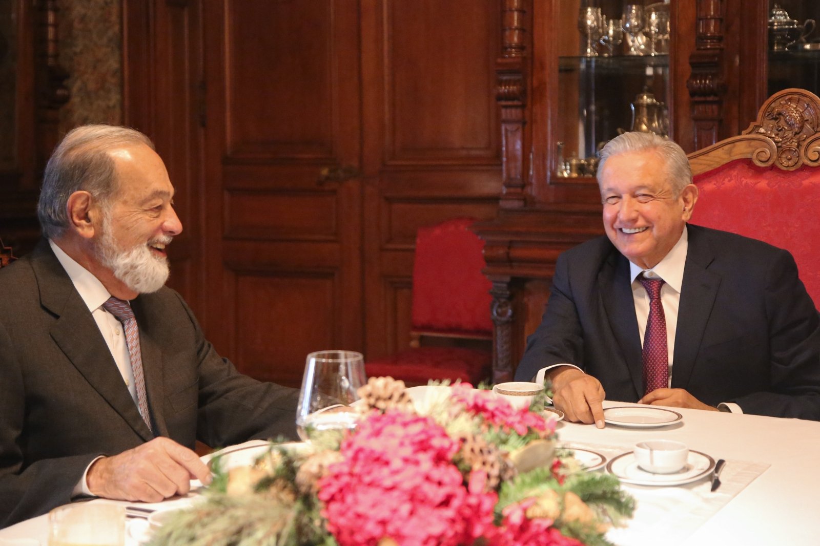 AMLO desayuna con Carlos Slim en Palacio Nacional: 