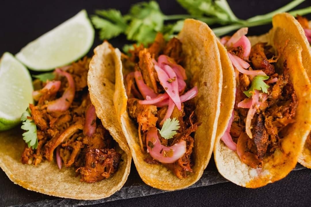 Nombran a la cochinita pibil como la 'Mejor Comida del Mundo'; Mauricio Vila celebra en Twitter