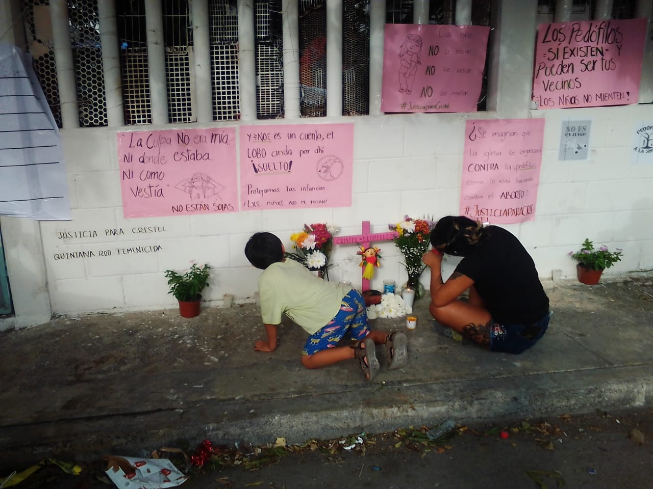 Con flores y veladoras exigen justicia por Cristel, menor asesinada en Playa del Carmen