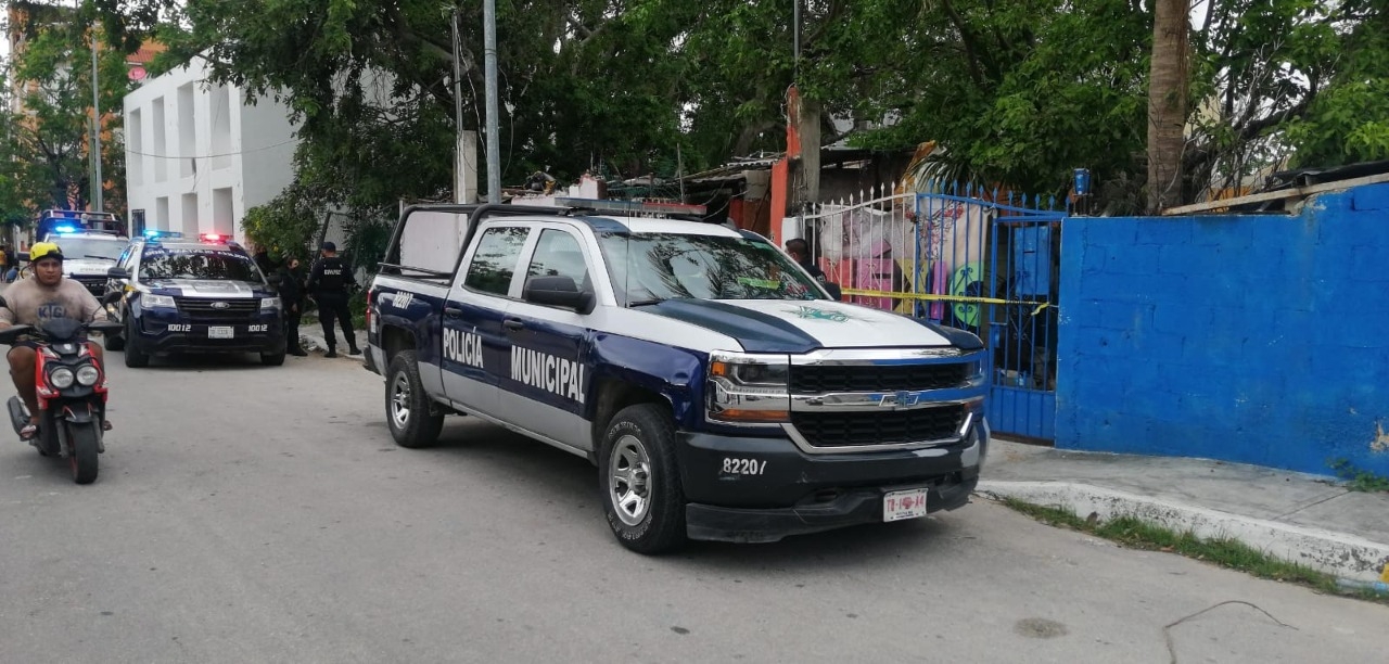 Policía Tiktoker de Cancún comparte operativo en el fraccionamiento Corales
