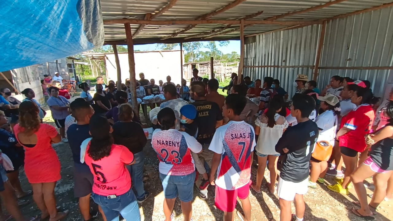 Los deportistas y los locatarios de la colonia Cristo Rey de Playa del Carmen sostuvieron una reunión para llegar a acuerdos