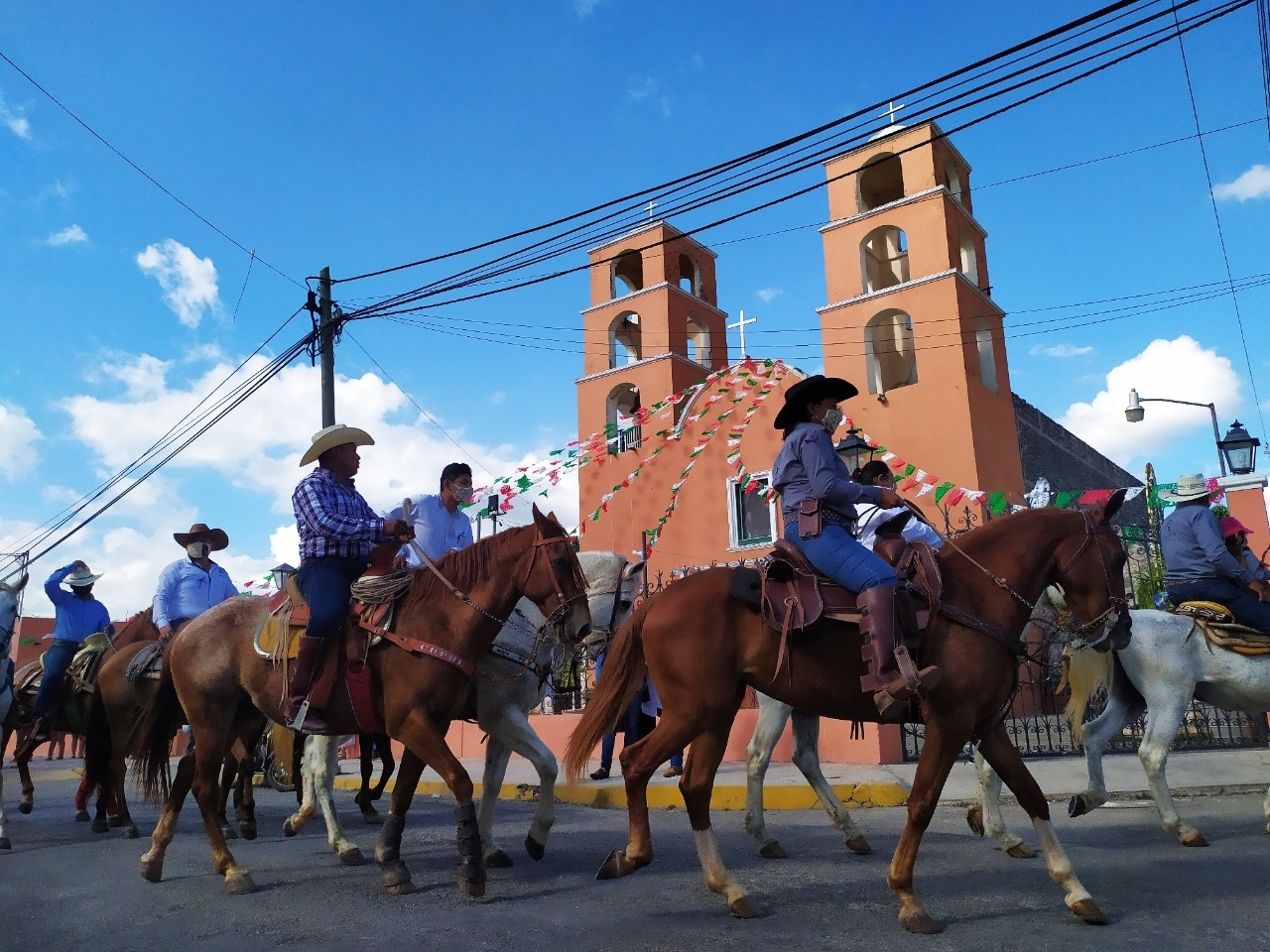Organizan cabalgata en honor a la Virgen de Guadalupe en Tizimín