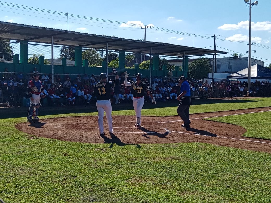 Con siete carreras cerraron el juego a su favor los de Maní