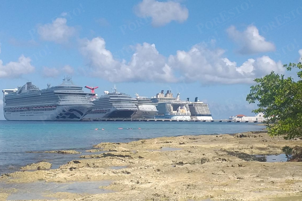 Cozumel rompe récord con el arribo de siete cruceros en un día