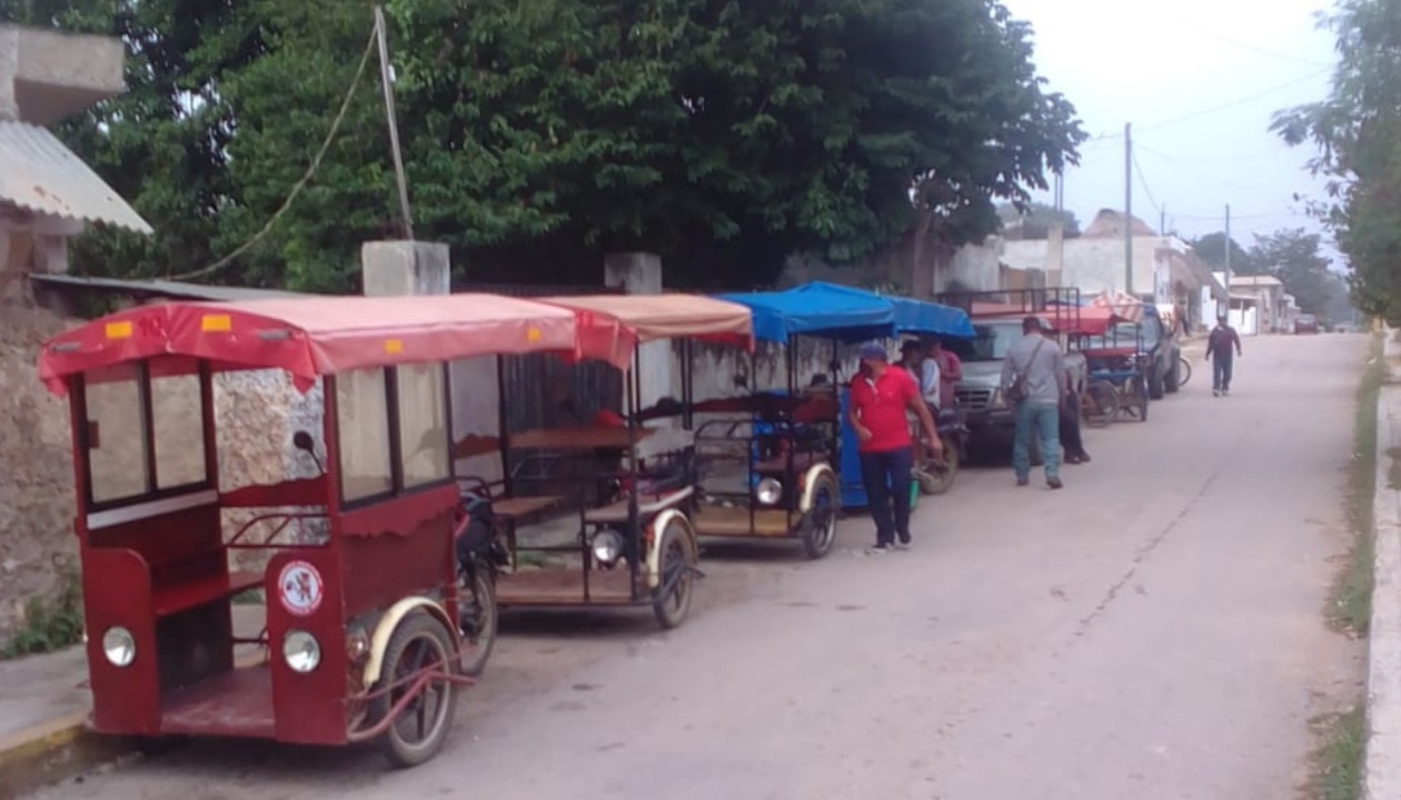 Mototaxistas de Tenabo, exigen derecho a trabajar ante paro en sus labores