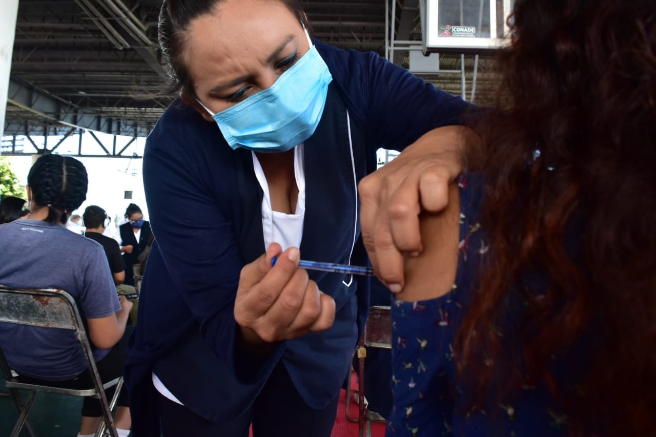 Campeche vacuna a más de seis mil adolescentes contra el COVID-19 en dos días