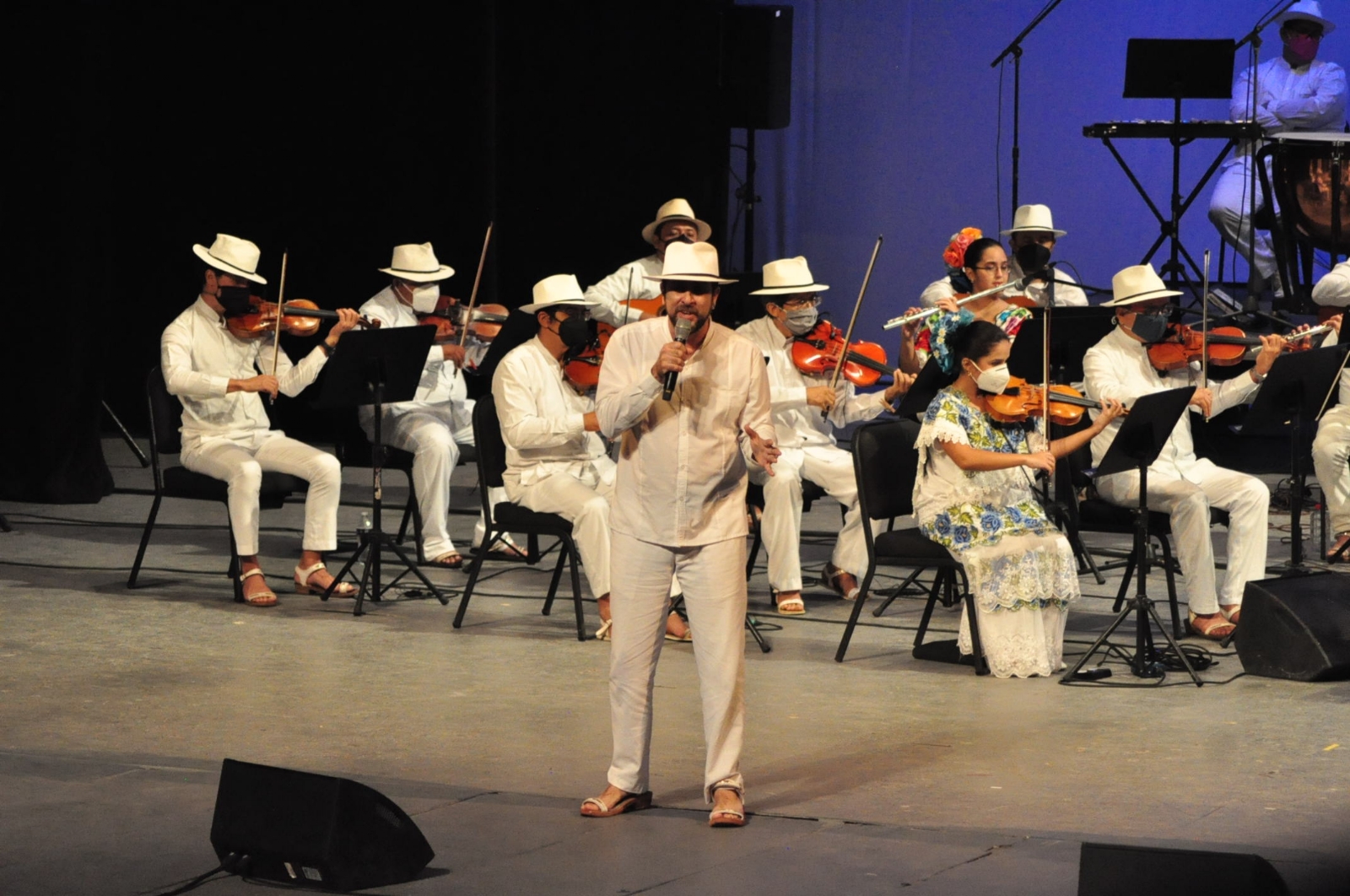 Realizan homenaje a Armando Manzanero en la Teatro José Peón Contreras de Mérida